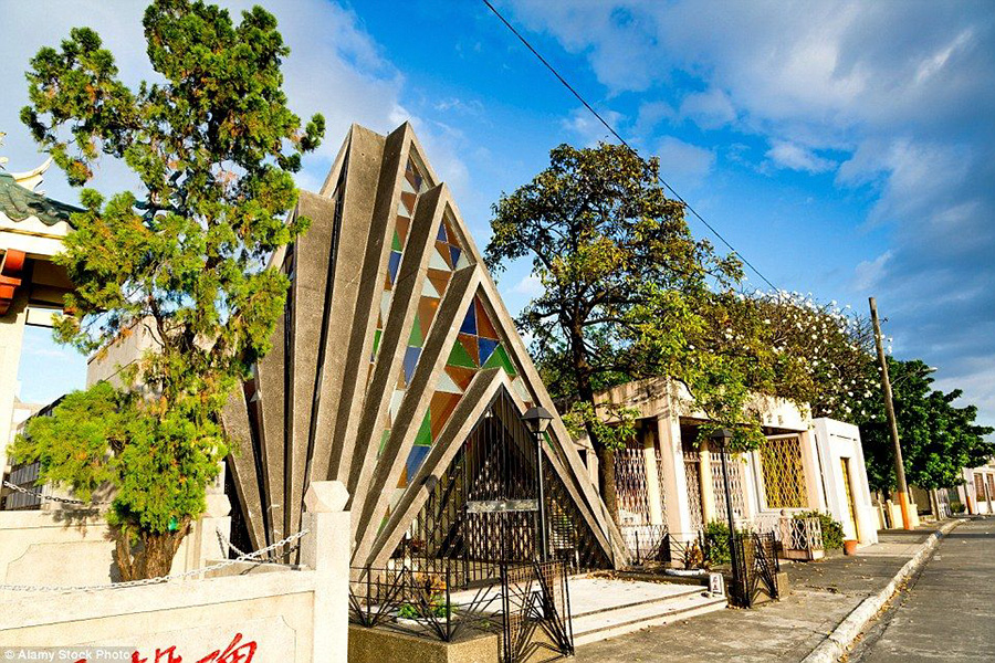 The cemetery in Manila